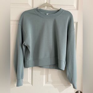 Lululemon Softstreme Perfectly Oversized Cropped Crew size 4